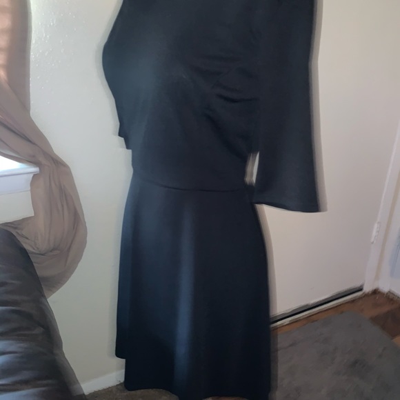 Simple Black Dress - Picture 6 of 8